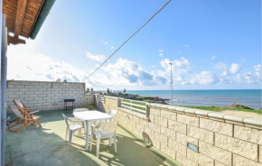 Stunning home in Torre di Mezzo with WiFi and 3 Bedrooms Punta Secca